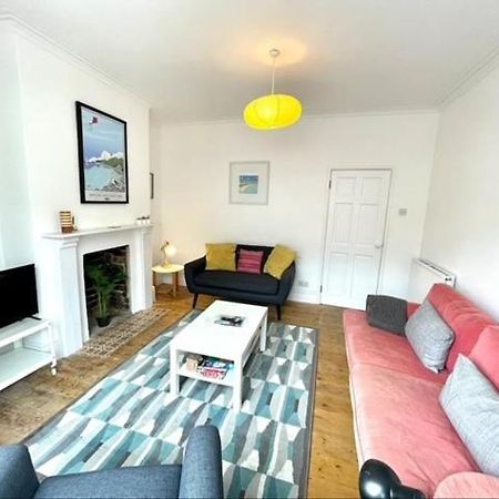 *Family Home In Mumbles. Close To The Beach* المظهر الخارجي الصورة