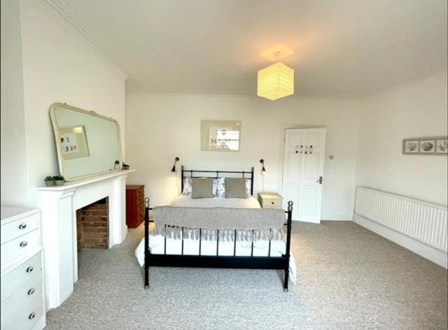 *Family Home In Mumbles. Close To The Beach* المظهر الخارجي الصورة